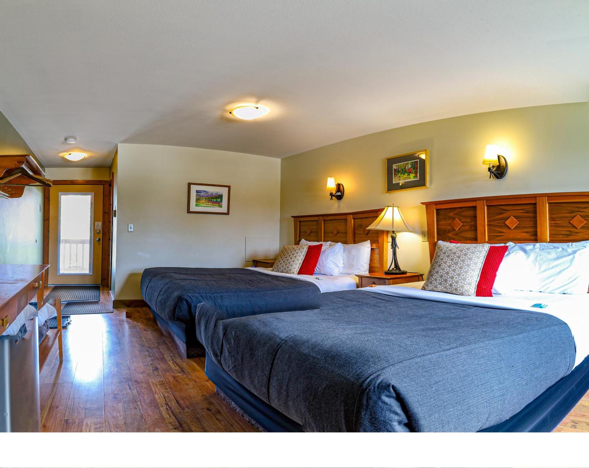Truffle Pigs Lodge Філд Екстер'єр фото